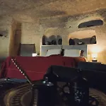 Villa Deep Cave House