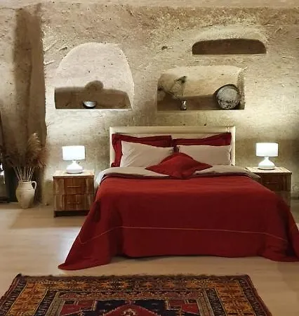 Deep Cave House *