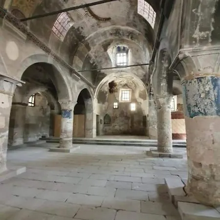 Villa Deep Cave House *