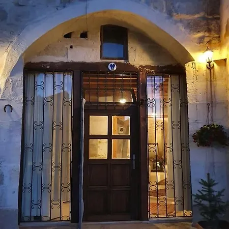 Villa Deep Cave House