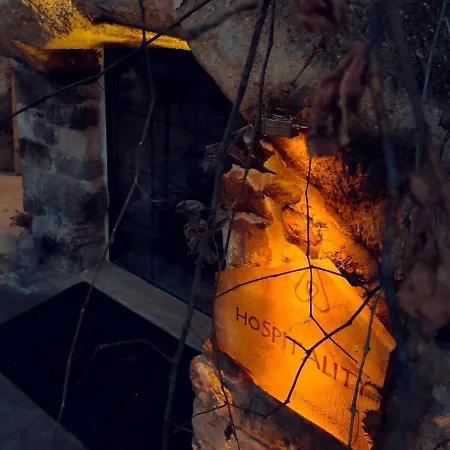 Deep Cave House Villa