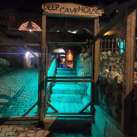 Villa Deep Cave House *