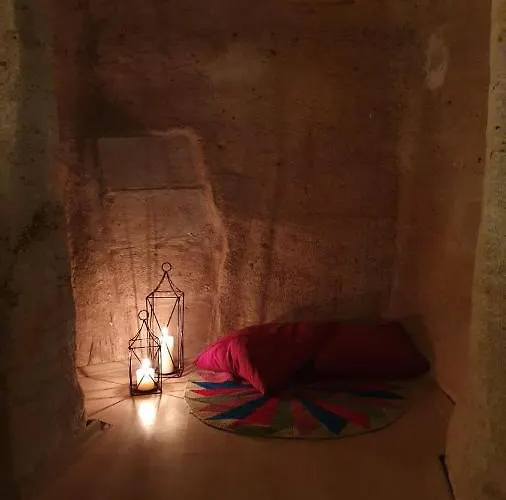 Вилла Deep Cave House