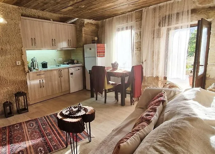 Вилла Deep Cave House