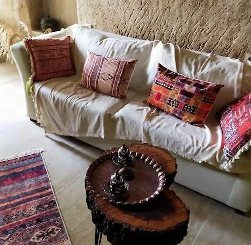 Вилла Deep Cave House