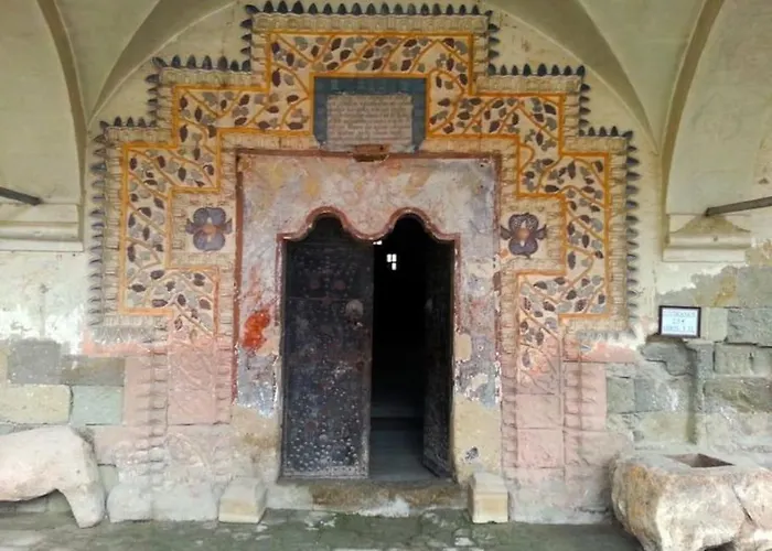 Вилла Deep Cave House *