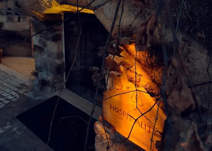 Deep Cave House Вилла