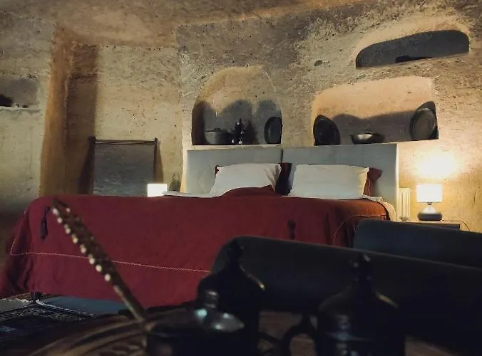 Вилла Deep Cave House