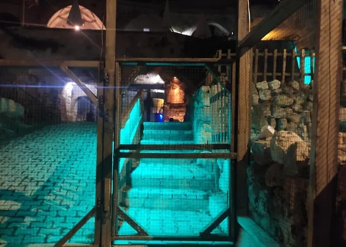 Вилла Deep Cave House *